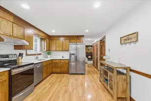 1348 Pleasant St, Bridgewater, MA 02324 - Photo 7