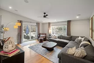 2 Edgewater Pl, Winchester, MA 01890 - Photo 7