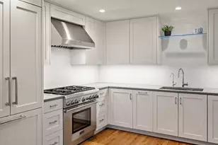 2 Edgewater Pl, Winchester, MA 01890 - Photo 3