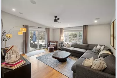 2 Edgewater Place, Winchester, MA 01890 - Photo 5