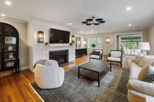 2 Edgewater Pl, Winchester, MA 01890 - Photo 7