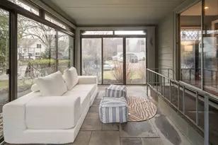 2 Edgewater Pl, Winchester, MA 01890 - Photo 9