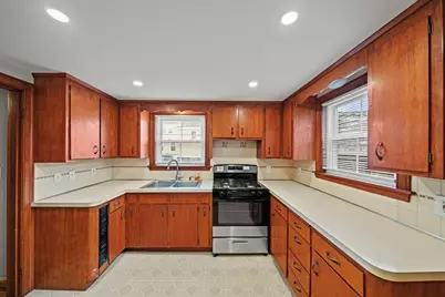 24 Chestnut St #1, Wakefield, MA 01880 - Photo 3