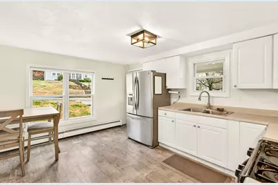 18 Holbrook St, Palmer, MA 01069 - Photo 5