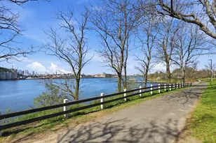 18 Breakwater Dr, Chelsea, MA 02150 - Photo 35