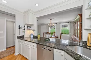 18 Breakwater Dr, Chelsea, MA 02150 - Photo 7