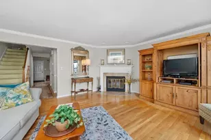 18 Breakwater Dr, Chelsea, MA 02150 - Photo 3