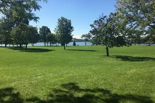 18 Breakwater Dr, Chelsea, MA 02150 - Photo 31