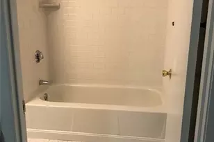 314 E 8th St, Boston, MA 02127 - Photo 11