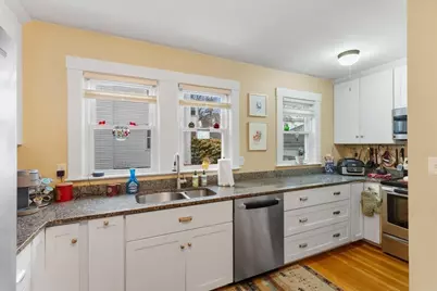 93-95 Poplar St, Watertown, MA 02472 - Photo 7