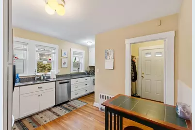 93-95 Poplar St, Watertown, MA 02472 - Photo 9