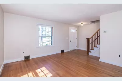 390 Shays St, Amherst, MA 01002 - Photo 17