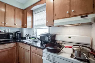 81 Thompson St, New Bedford, MA 02740 - Photo 9