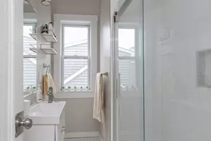 233 E St, Boston, MA 02127 - Photo 13