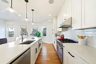 28 Cherry St, Medford, MA 02155 - Photo 9