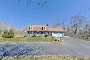 15 Warren St, Plainville, MA 02762 - Photo 3