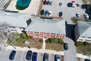 137 Lake Shore Rd, Boston, MA 02135 - Photo 23