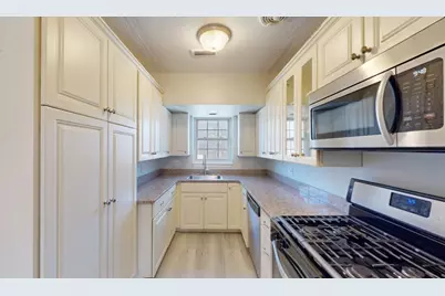 137 Lake Shore Rd #4, Boston, MA 02135 - Photo 3