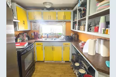 93 Greenwood St, Gardner, MA 01440 - Photo 3