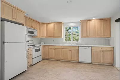 605 Chestnut St, Lynnfield, MA 01940 - Photo 9