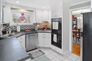 85 Newbury St, Lowell, MA 01851 - Photo 21