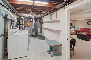 85 Newbury St, Lowell, MA 01851 - Photo 37