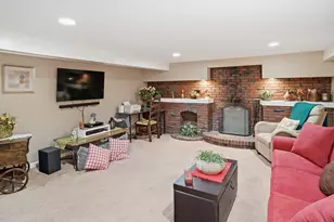 85 Newbury St, Lowell, MA 01851 - Photo 35