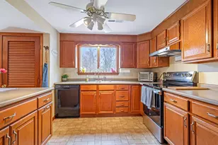 31 Christopher, Methuen, MA 01844 - Photo 3