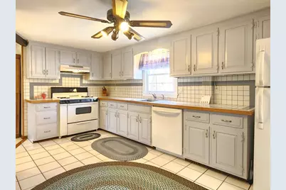 21 Overlook Dr, Westborough, MA 01581 - Photo 5