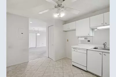 3920 Mystic Valley Pkwy #423, Medford, MA 02155 - Photo 15