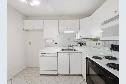 3920 Mystic Valley Pkwy #423, Medford, MA 02155 - Photo 17