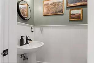 34 Purchase St, Newburyport, MA 01950 - Photo 21