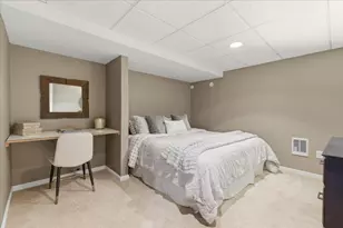 24 Winthrop Dr, Franklin, MA 02038 - Photo 35