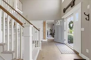 24 Winthrop Dr, Franklin, MA 02038 - Photo 3