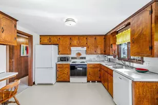 172 Brook St, Somerset, MA 02726 - Photo 7