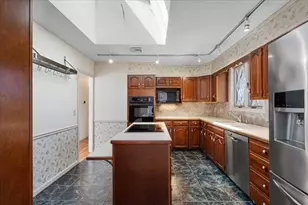 77 Zenith Dr, Worcester, MA 01602 - Photo 17