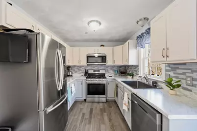 5239 N Main St #20, Fall River, MA 02720 - Photo 5