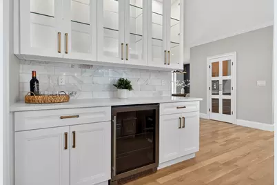 16 Evelyn St, Burlington, MA 01803 - Photo 13