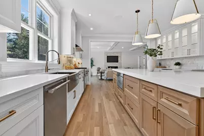 16 Evelyn St, Burlington, MA 01803 - Photo 11