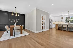 16 Evelyn St, Burlington, MA 01803 - Photo 5