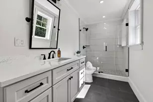 16 Evelyn St, Burlington, MA 01803 - Photo 33