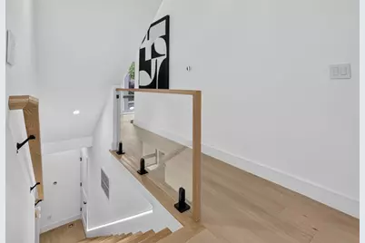 24 Newell St, Cambridge, MA 02140 - Photo 17