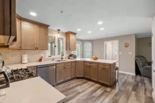 7 Avon St, Wilmington, MA 01887 - Photo 7