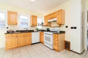 23 Wenham St, Boston, MA 02130 - Photo 11