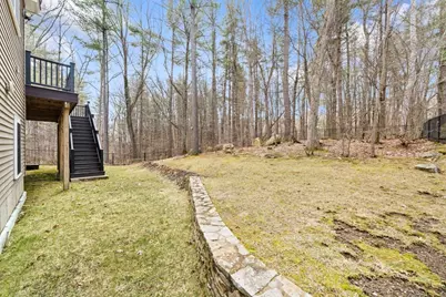 697 Salisbury, Worcester, MA 01609 - Photo 33