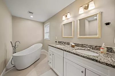 697 Salisbury, Worcester, MA 01609 - Photo 21