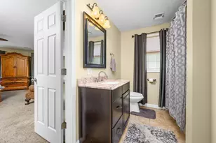 138 Sprague St, Fall River, MA 02724 - Photo 17