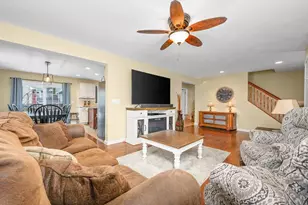 138 Sprague St, Fall River, MA 02724 - Photo 7