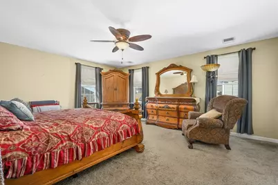 138 Sprague St, Fall River, MA 02724 - Photo 15