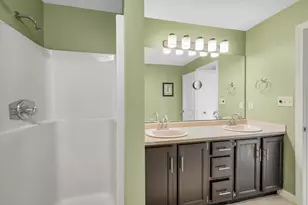 8 Fitzpatrick Cir, Nashua, NH 03063 - Photo 25